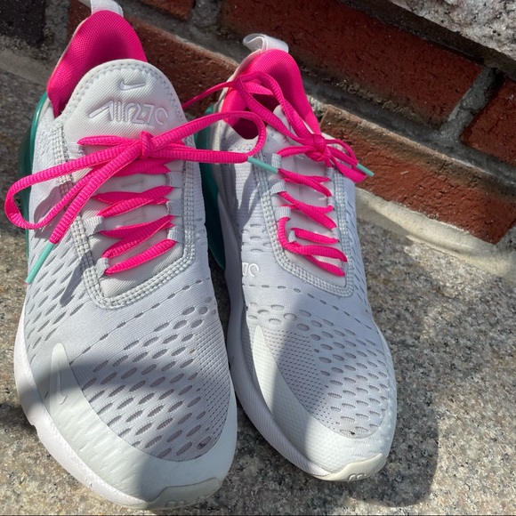 Nike Shoes - Nike AirMax 270 Women size 8.5